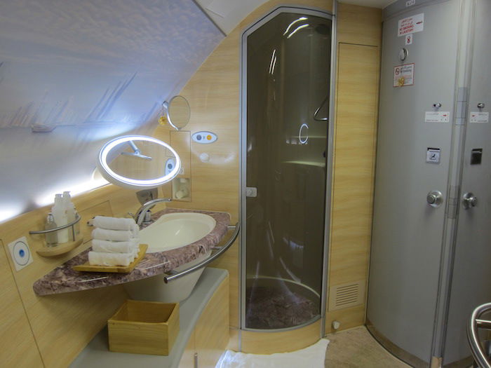 Emirates-Shower