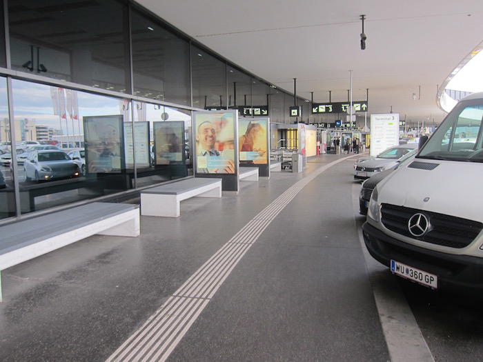Austrian-HON-Circle-Lounge-Vienna - 1