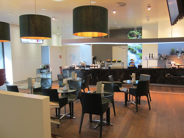 Austrian-HON-Circle-Lounge-Vienna - 13