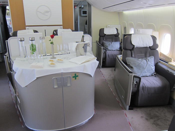 Lufthansa-First-Class-747 - 2