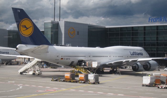 Lufthansa-First-Class-747 - 21