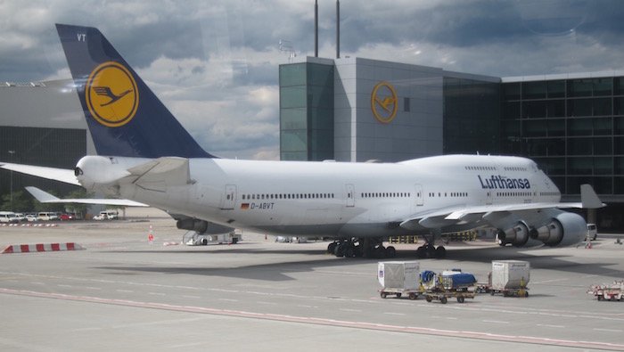 Lufthansa-First-Class-747 - 22