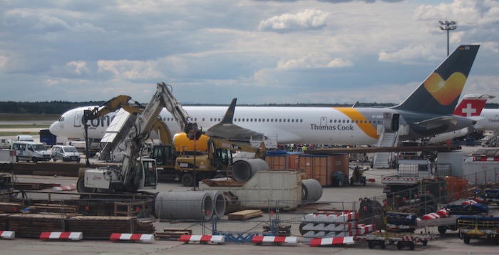 Lufthansa-First-Class-747 - 24