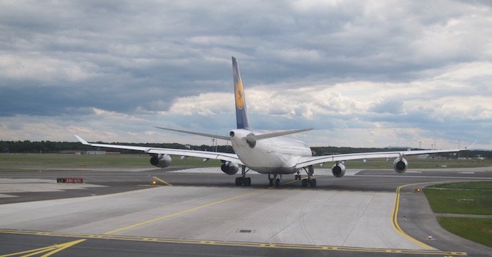Lufthansa-First-Class-747 - 25