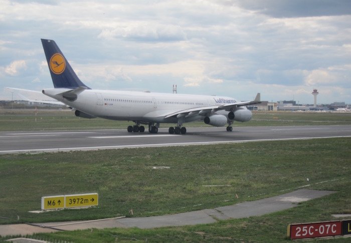 Lufthansa-First-Class-747 - 26