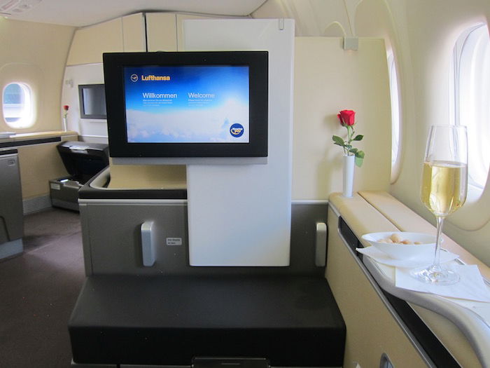 Lufthansa-First-Class-747 - 7