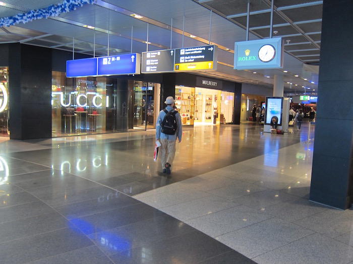 Lufthansa-First-Class-Lounge-Frankfurt - 40