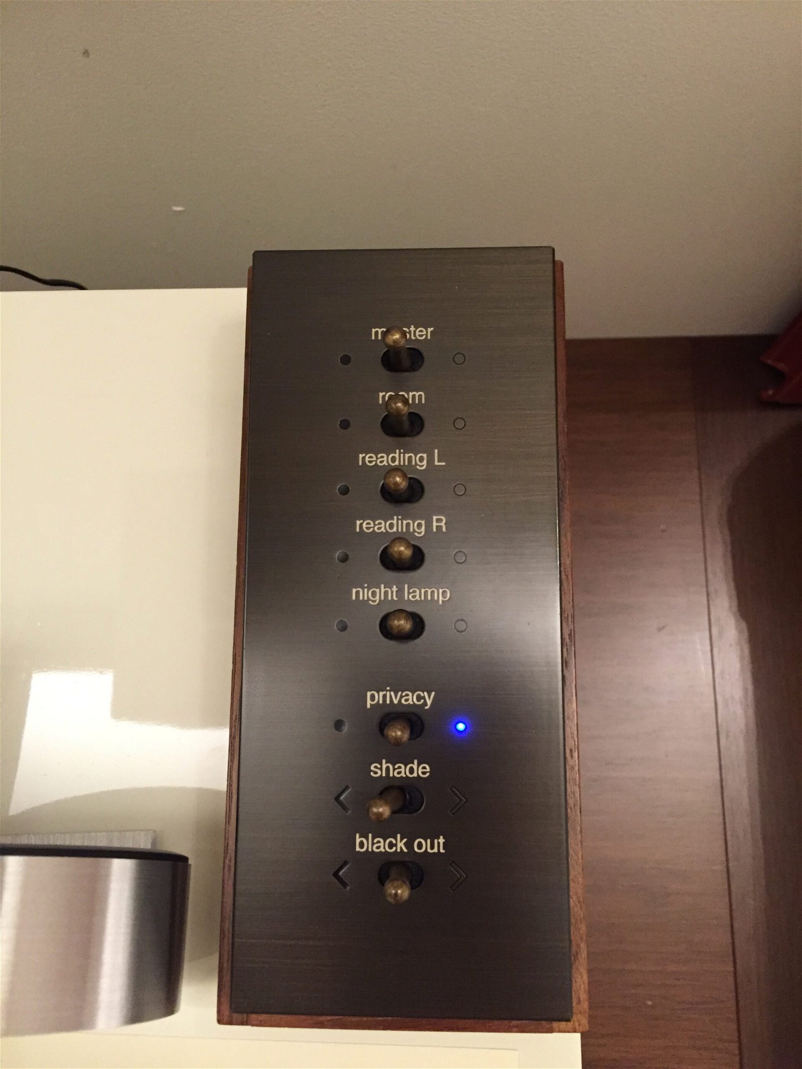 Andaz Twin bedside control