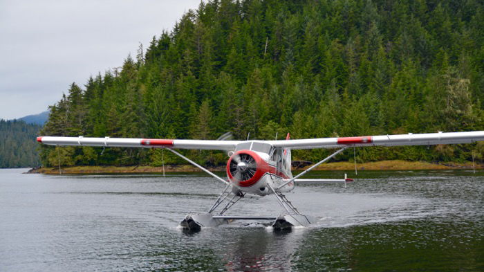 float plane arriving