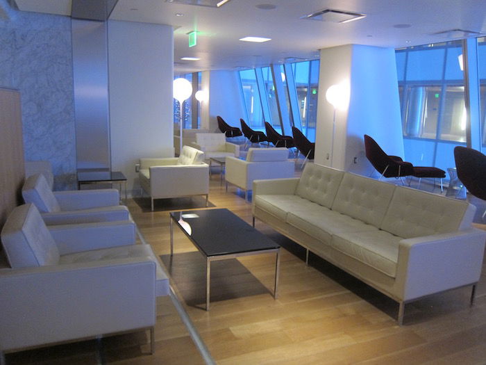 Qantas-Lounge-LAX - 16