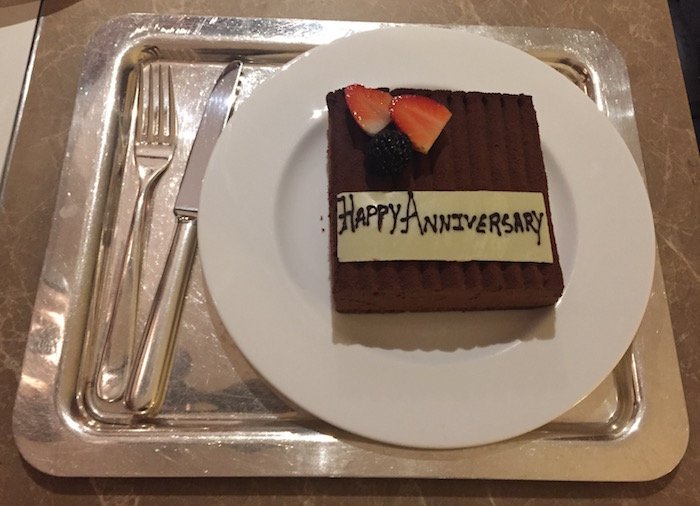 Anniversary-Cake