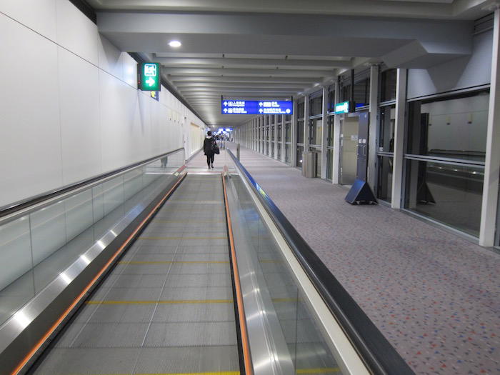 Cathay-Pacific-Arrivals-Lounge-HKG - 1