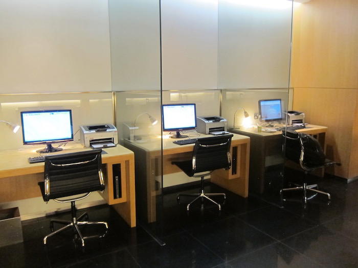 Cathay-Pacific-Arrivals-Lounge-HKG - 11