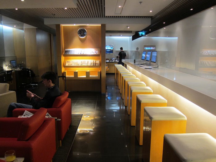 Cathay-Pacific-Arrivals-Lounge-HKG - 8