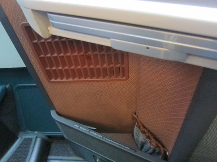 Cathay-Pacific-Business-Class-A330 - 6