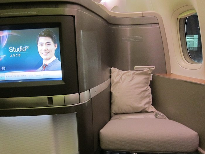 Cathay-Pacific-First-Class-777 - 4