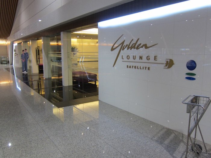 Malaysia-Airlines-Lounge-Kuala-Lumpur - 14