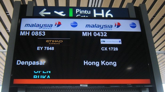 Malaysia-Airlines-Lounge-Kuala-Lumpur - 39