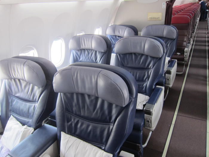 Malaysia-Business-Class-737 - 3