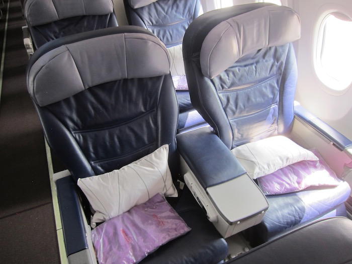 Malaysia-Business-Class-737 - 5