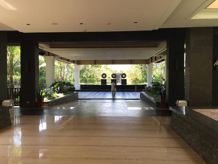 Bali-Airport-Lounge - 1