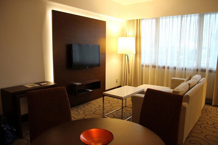 Crown Plaza Singapore suite