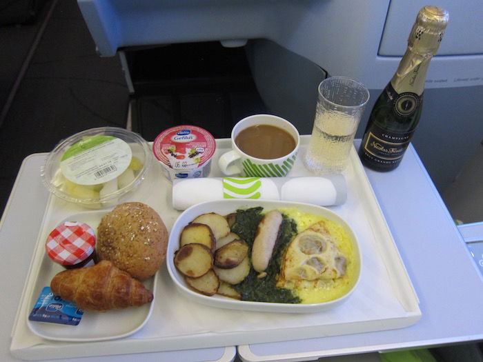 Finnair-Business-Class-A340 - 35