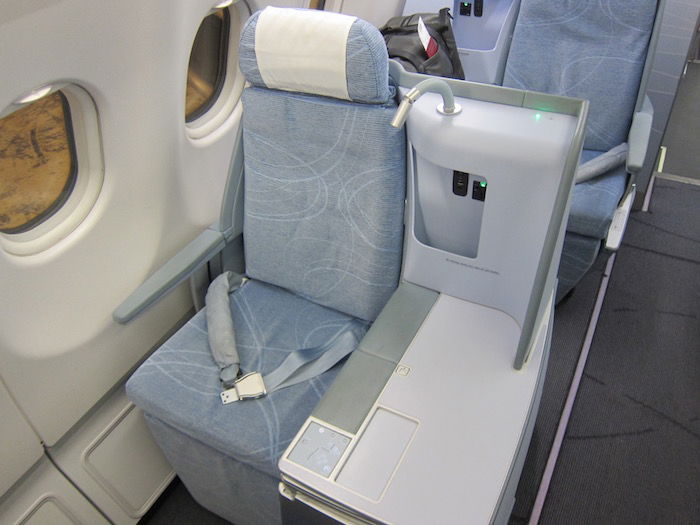 Finnair-Business-Class-A340 - 5