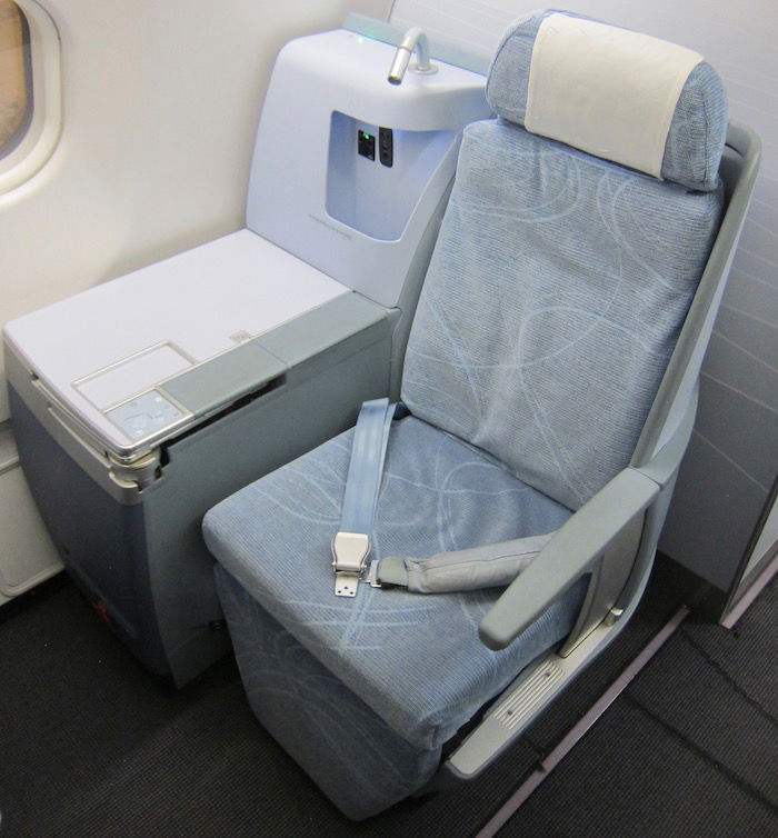 Finnair-Business-Class-A340 - 7