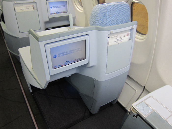 Finnair-Business-Class-A340 - 8