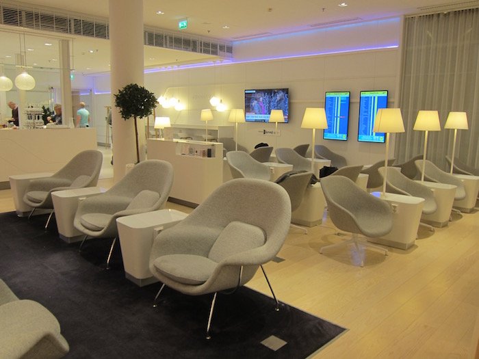 Finnair-Lounge-Helsinki-Airport - 10