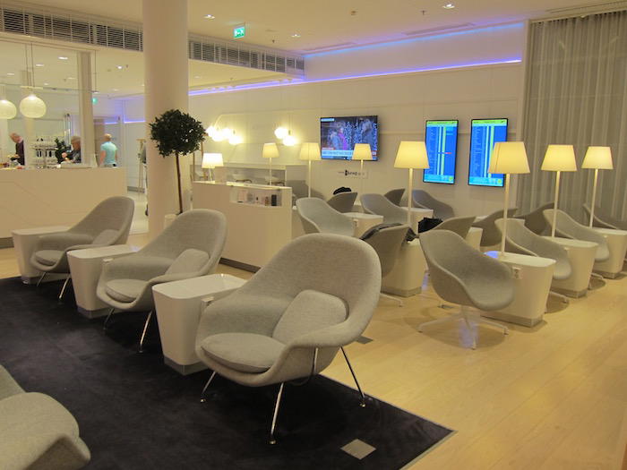 Finnair-Lounge-Helsinki-Airport - 10