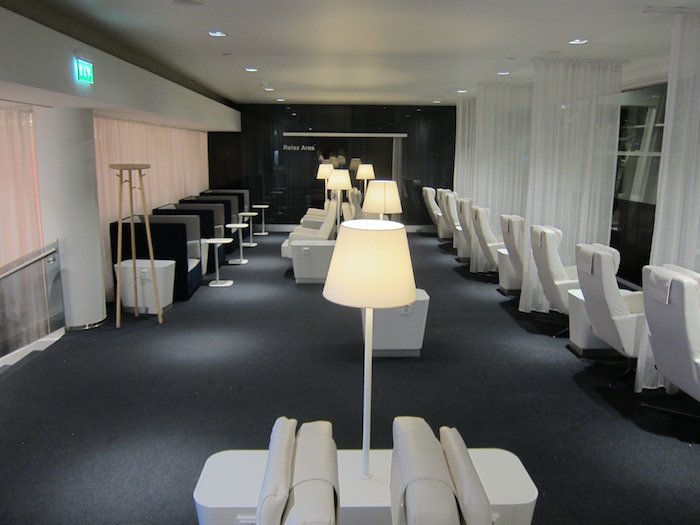 Finnair-Lounge-Helsinki-Airport - 21