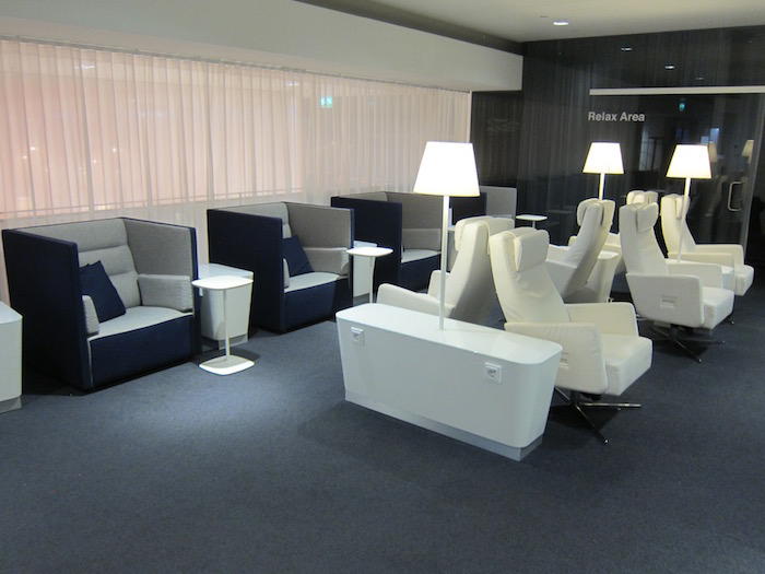 Finnair-Lounge-Helsinki-Airport - 22
