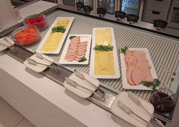 Finnair-Lounge-Helsinki-Airport - 31