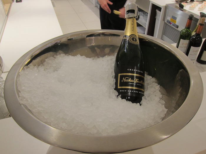 Finnair-Lounge-Helsinki-Airport - 34