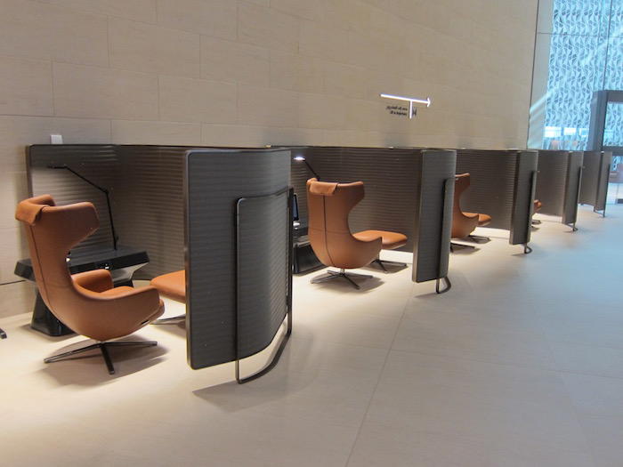 Qatar-Airways-Lounge-Doha - 16