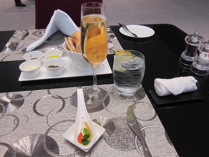 Qatar-Airways-Lounge-Doha - 32