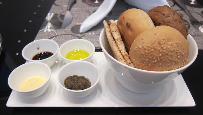 Qatar-Airways-Lounge-Doha - 34