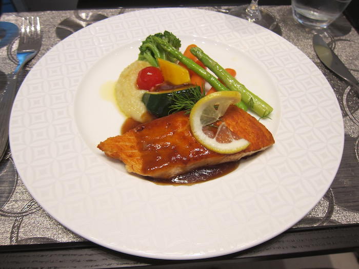 Qatar-Airways-Lounge-Doha - 36