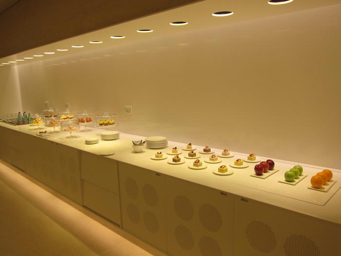 Qatar-Airways-Lounge-Doha - 45