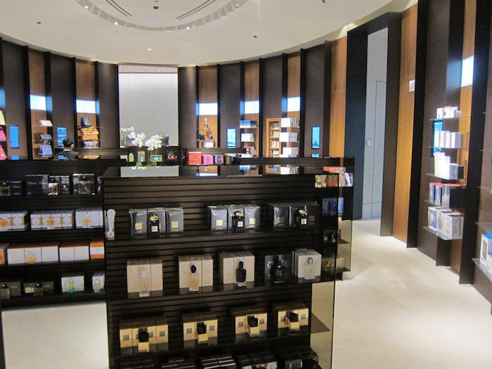 Qatar-Airways-Lounge-Doha - 56