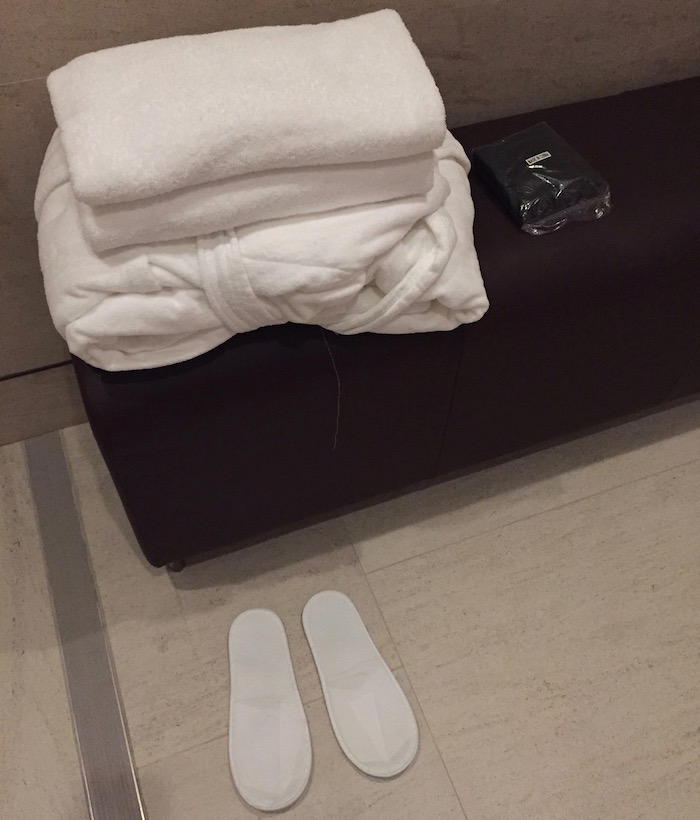 Qatar-Airways-Lounge-Doha - 68