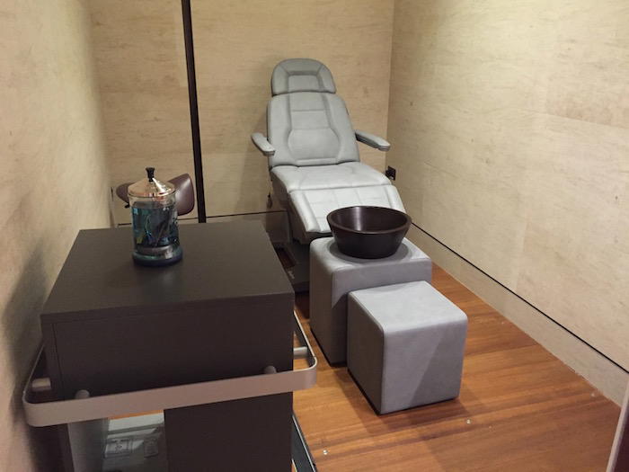 Qatar-Airways-Lounge-Doha - 76