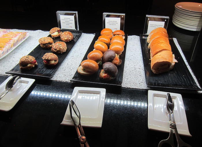British-Airways-Lounge-JFK - 43