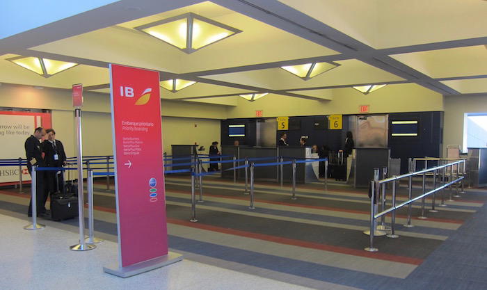 British-Airways-Lounge-JFK - 56