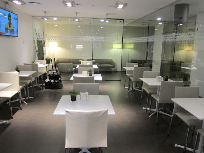 Iberia-Arrivals-Lounge-Madrid-Airport - 13