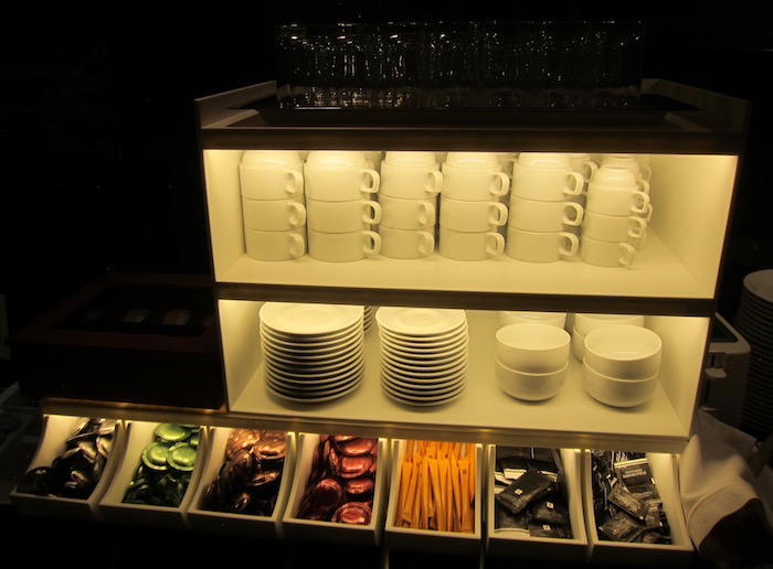 Iberia-Arrivals-Lounge-Madrid-Airport - 20