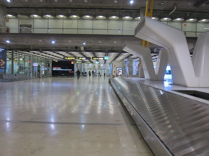 Iberia-Arrivals-Lounge-Madrid-Airport - 4