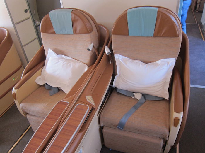 Oman-Air-Business-Class-A330 - 6